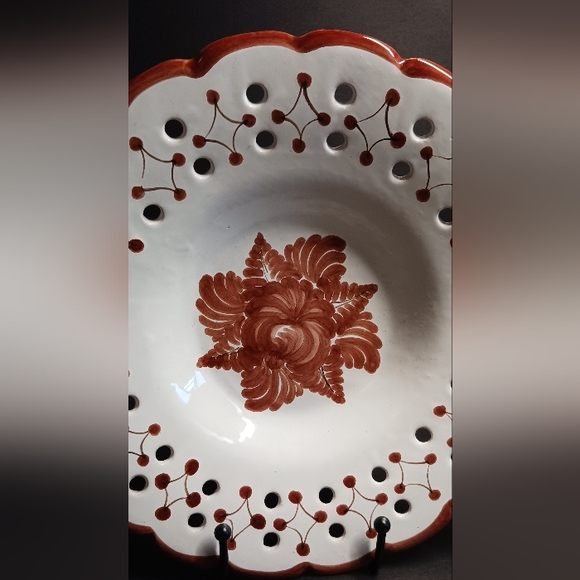 Portugal Pierced Rim White Pink Flowers 9.5" Pedestal Bowl handpainted - Picture 4 of 4